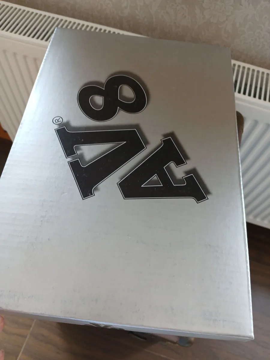 Dubarrys Av8 School shoes Brand new in box - Image 4