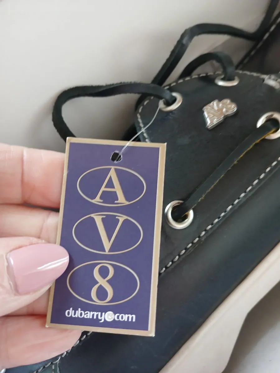 Dubarrys Av8 School shoes Brand new in box - Image 3