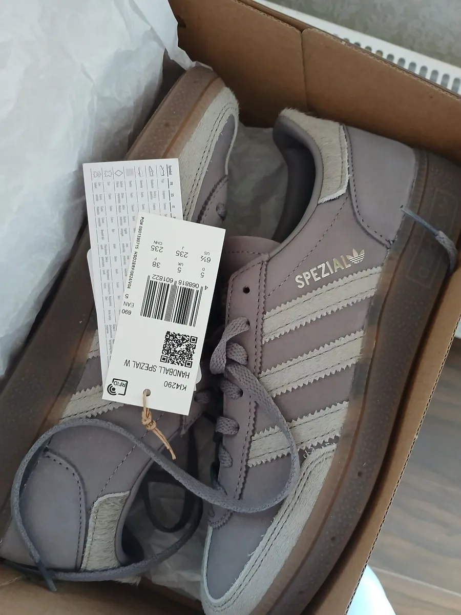 Adidas spezial Brand new in box - Image 2