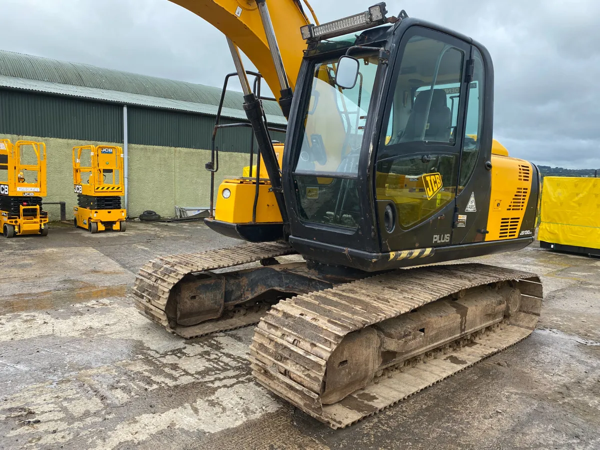 JCB JS130 LC PLUS TRACKED EXCAVATOR YEAR 2018 - Image 2