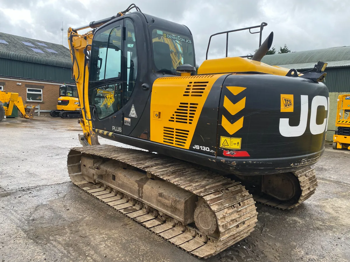 JCB JS130 LC PLUS TRACKED EXCAVATOR YEAR 2018 - Image 3
