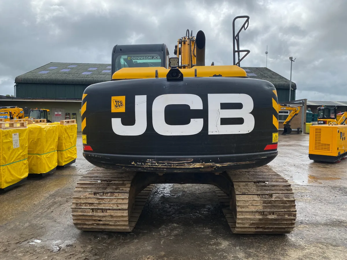JCB JS130 LC PLUS TRACKED EXCAVATOR YEAR 2018 - Image 4