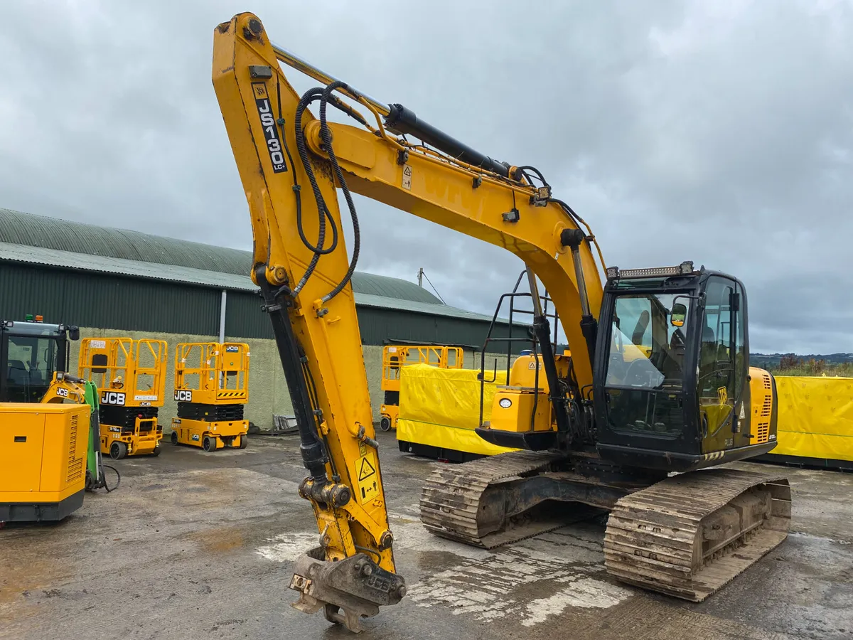 JCB JS130 LC PLUS TRACKED EXCAVATOR YEAR 2018 - Image 1