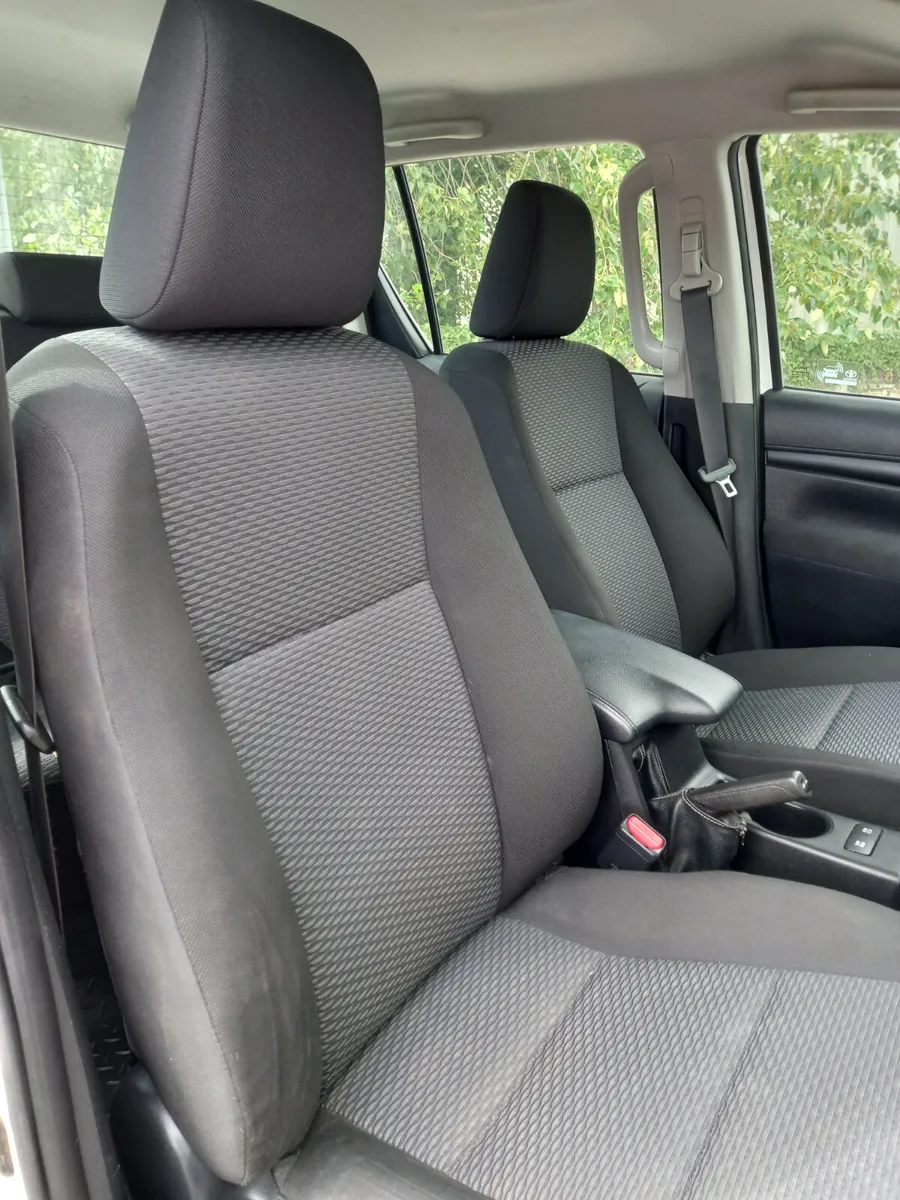 2019 Toyota Hilux 2.4 Diesel - Image 3