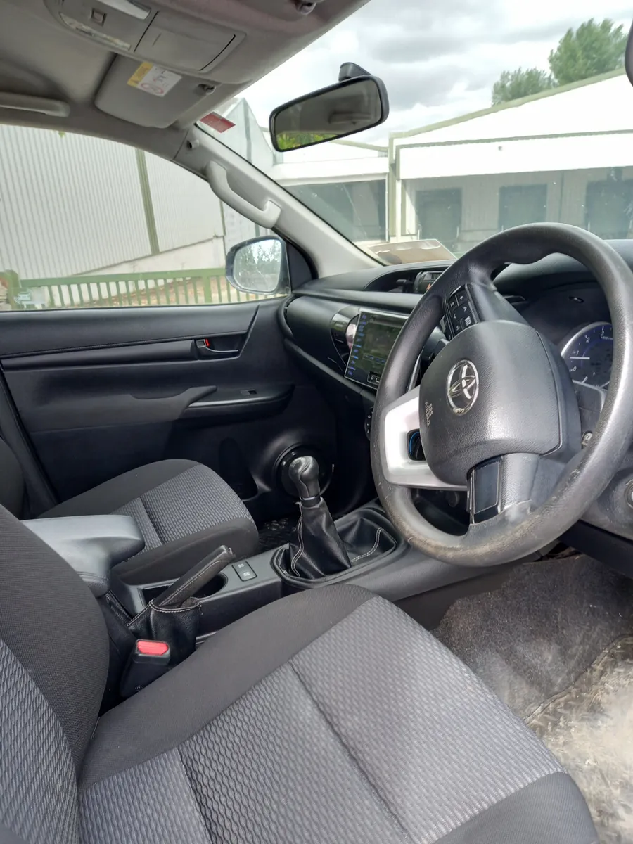 2019 Toyota Hilux 2.4 Diesel - Image 4