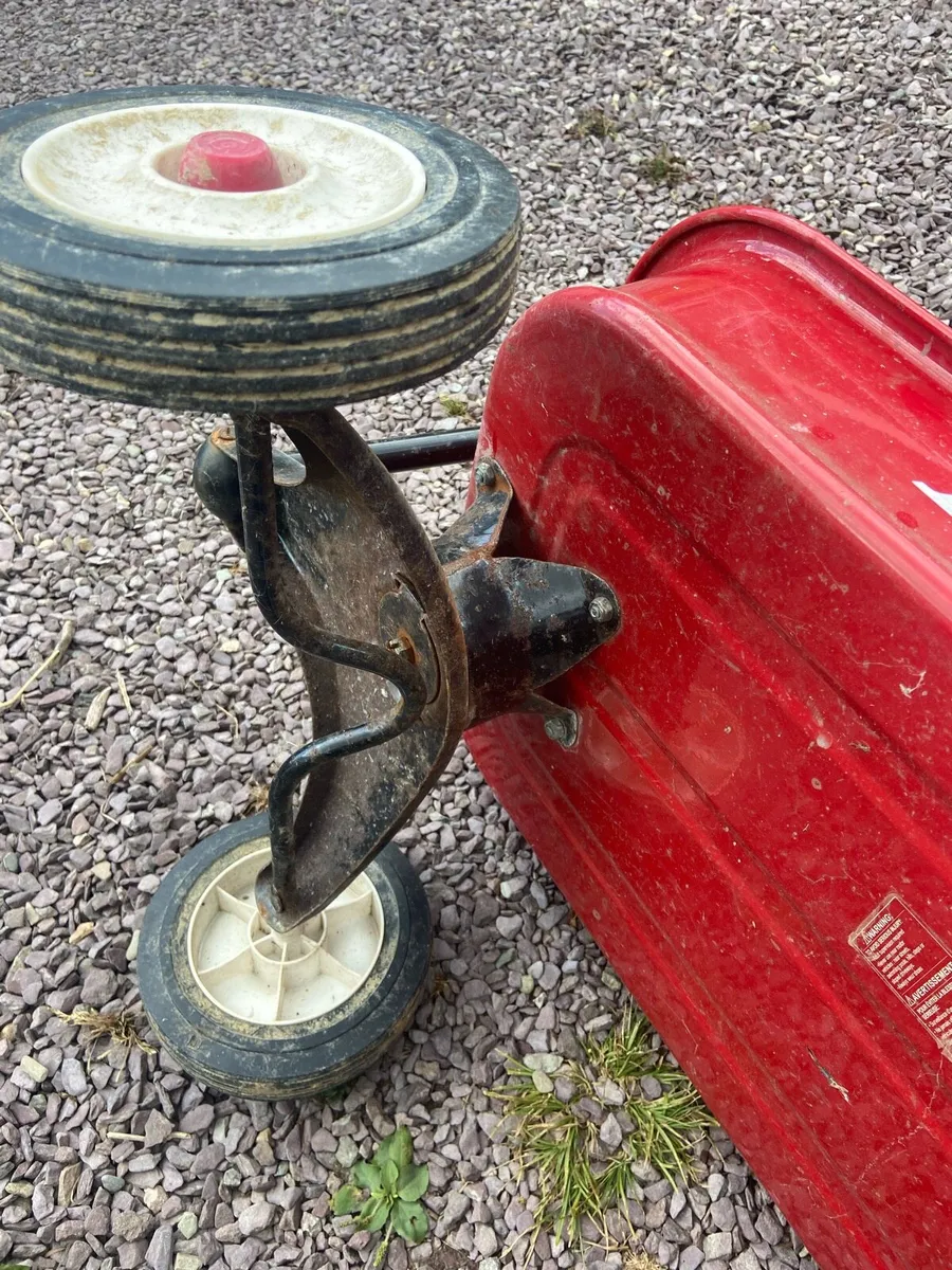 Radio flyer hand truck - Image 4
