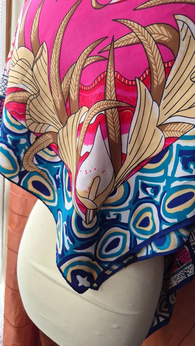 Large 100% silk scarf - Image 2