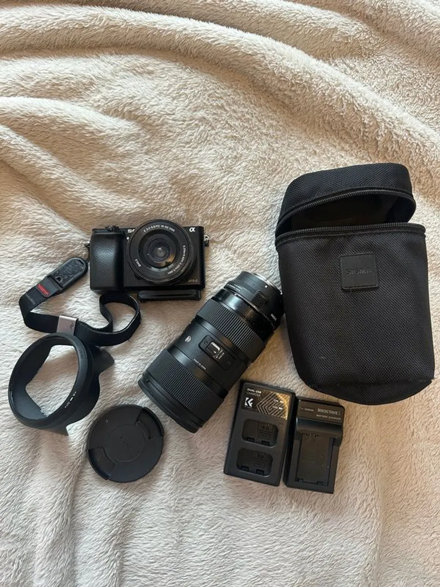 Sony A6000 + sigma 18-35mm F1.8 with Sony FE converter( original fitting on Nikon) small rig case included +batteries - Image 1