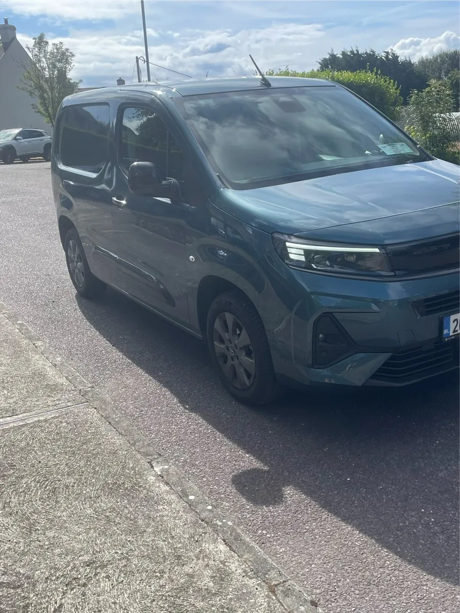2026 Opel Combo Sportive Automatic - Image 1