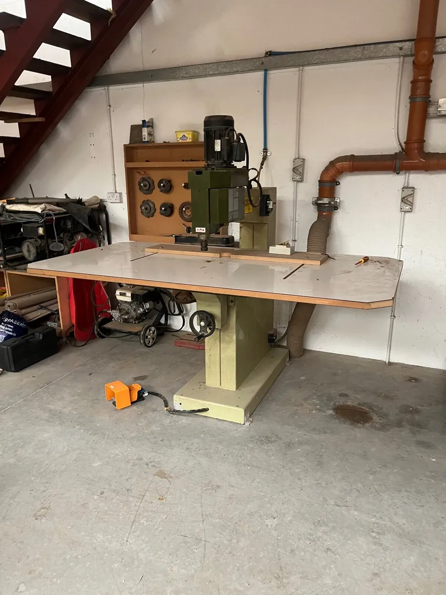 Overhead router - Image 1
