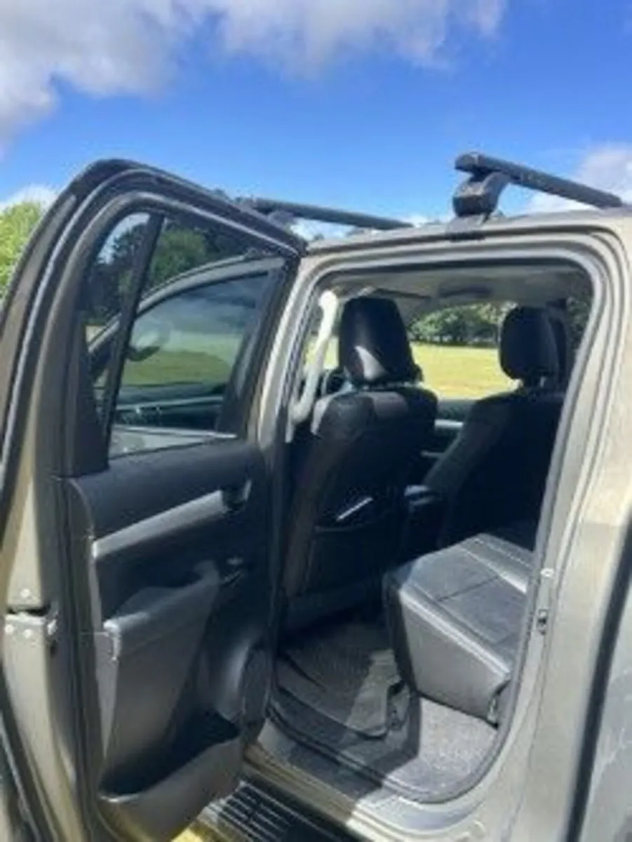 Toyota Hilux 2022 - Image 3