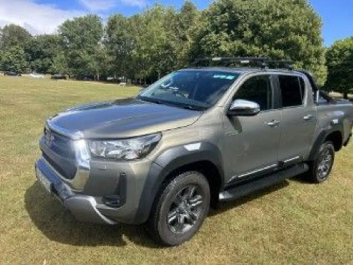Toyota Hilux 2022 - Image 2
