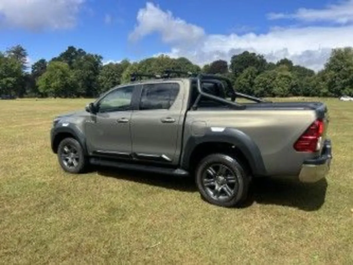 Toyota Hilux 2022 - Image 4