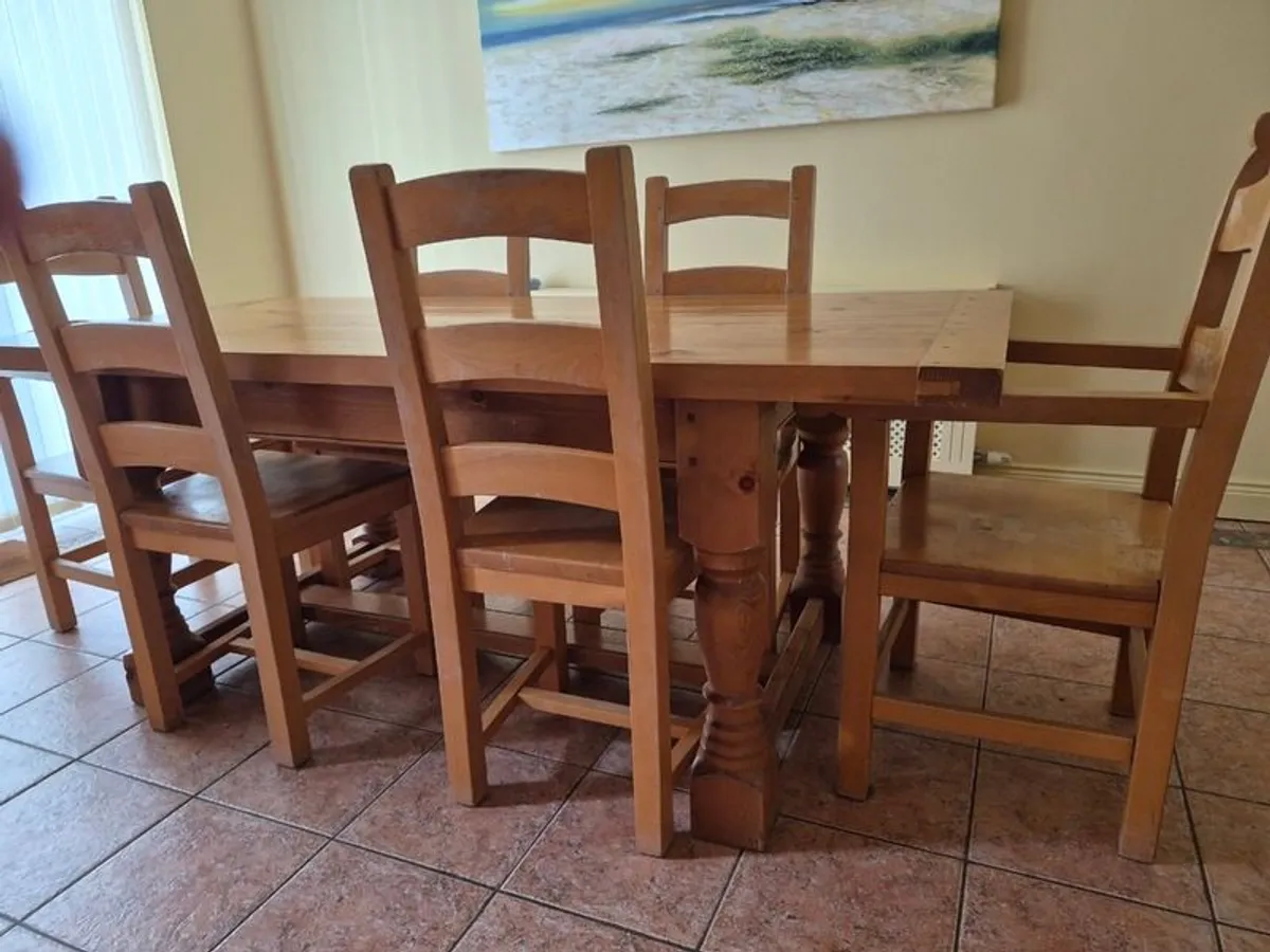 Solid Oak table and chairs - Image 3