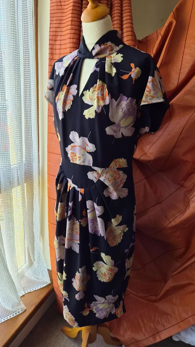 Lindy Bop brand -  dress size 14 - Image 1