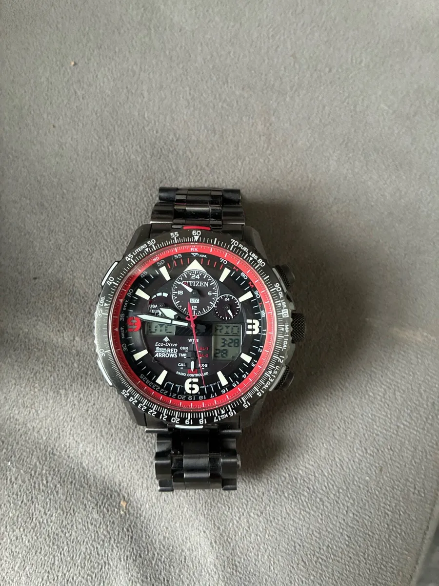 Citizen eco drive Red Arrows - Image 1