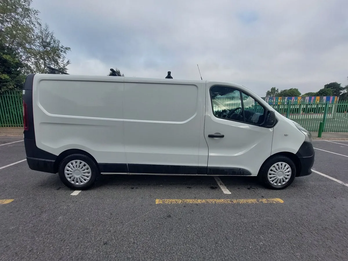 Nissan NV300 2017 - Image 4