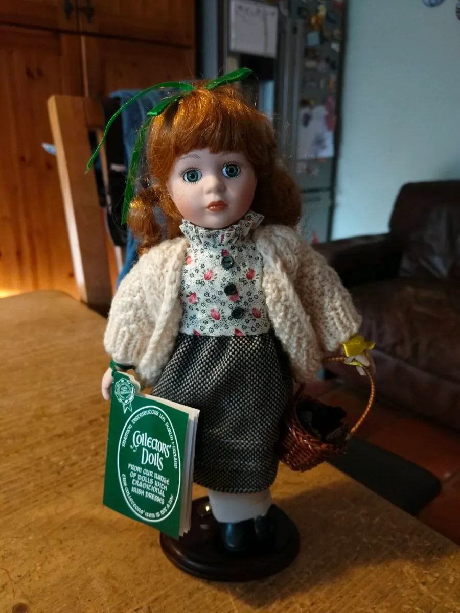 Collectors porcelain Irish doll from the "Collecto - Image 2