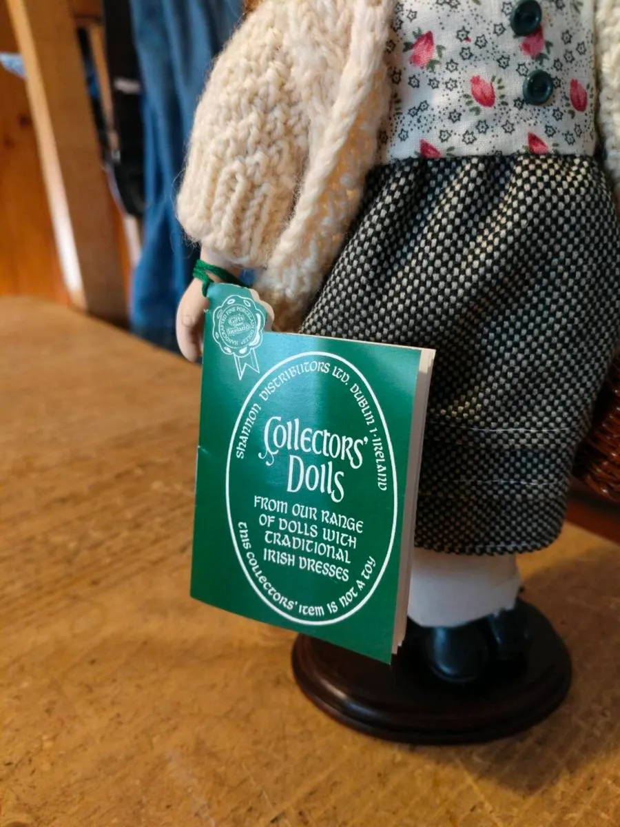 Collectors porcelain Irish doll from the "Collecto - Image 3