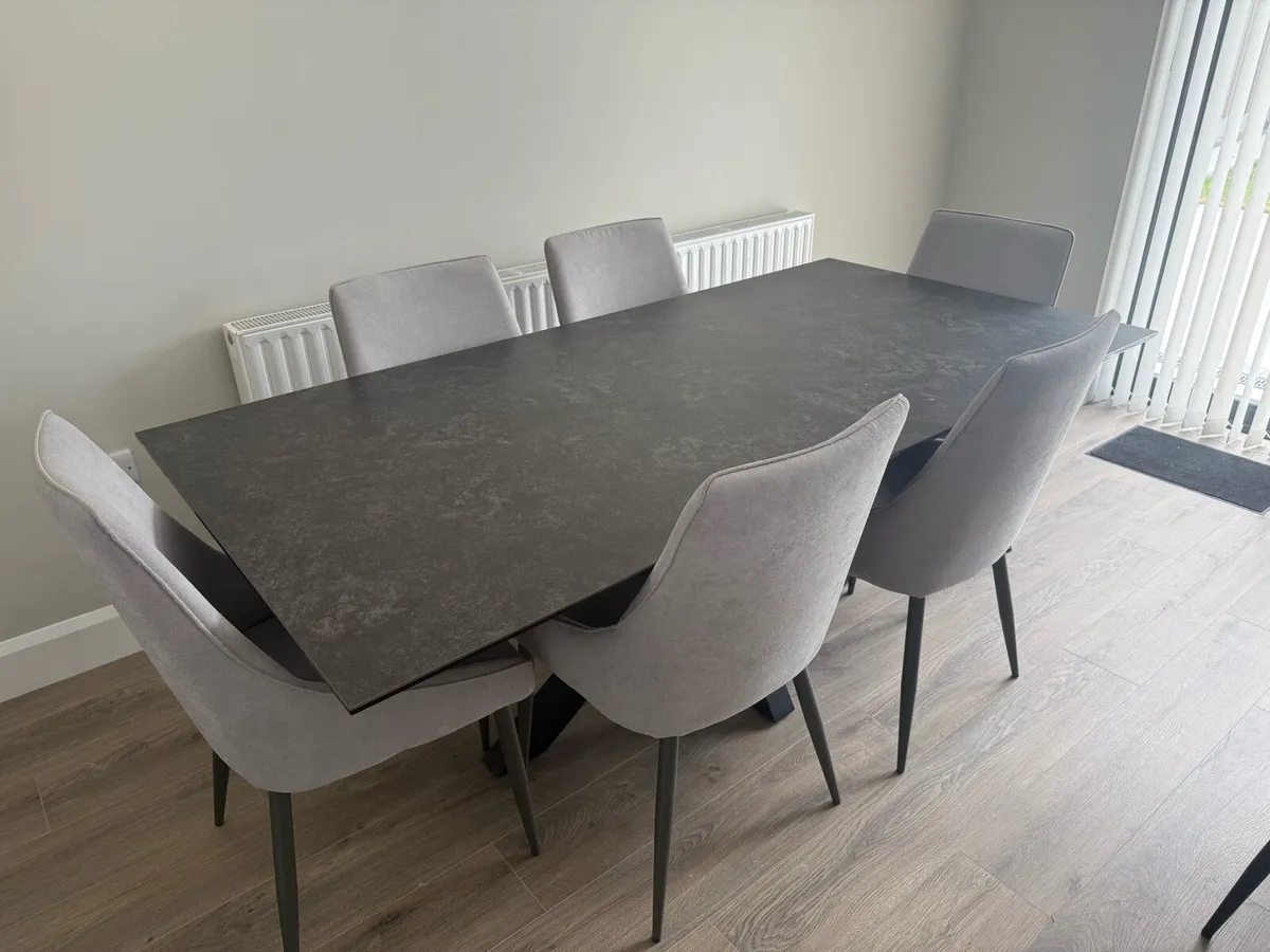 Dining table and chairs - Image 2