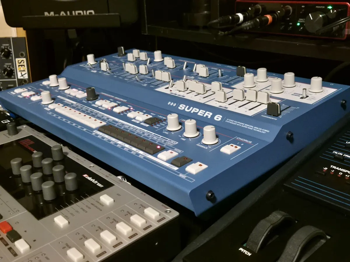 UDO Super 6 Desktop Synth - Limited Edition Blue - Image 2