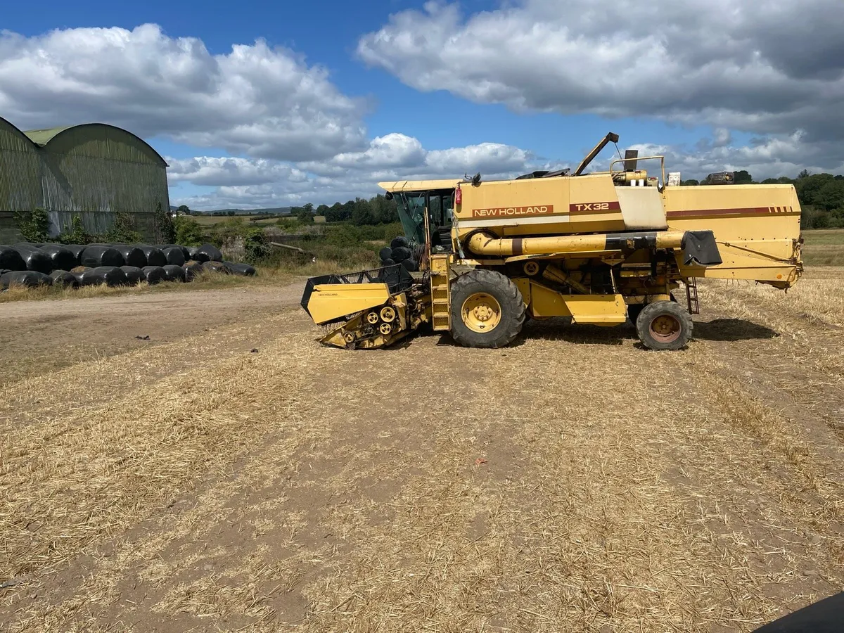 New Holland TX 32 - Image 1