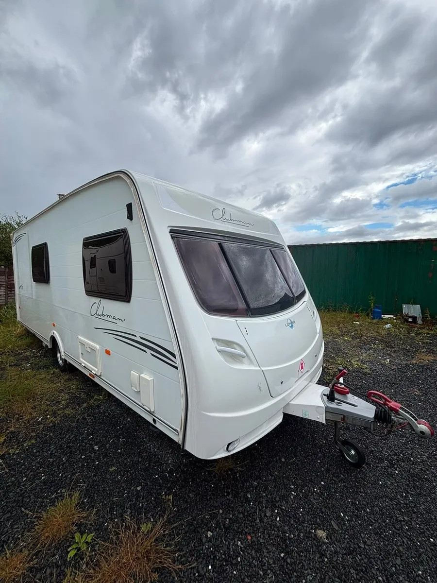 2010 Lunar Clubman 4 Berth Caravan For Sale - Image 3
