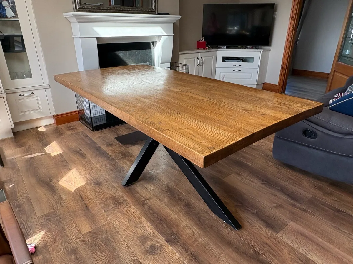 Dining table for sale - Image 1
