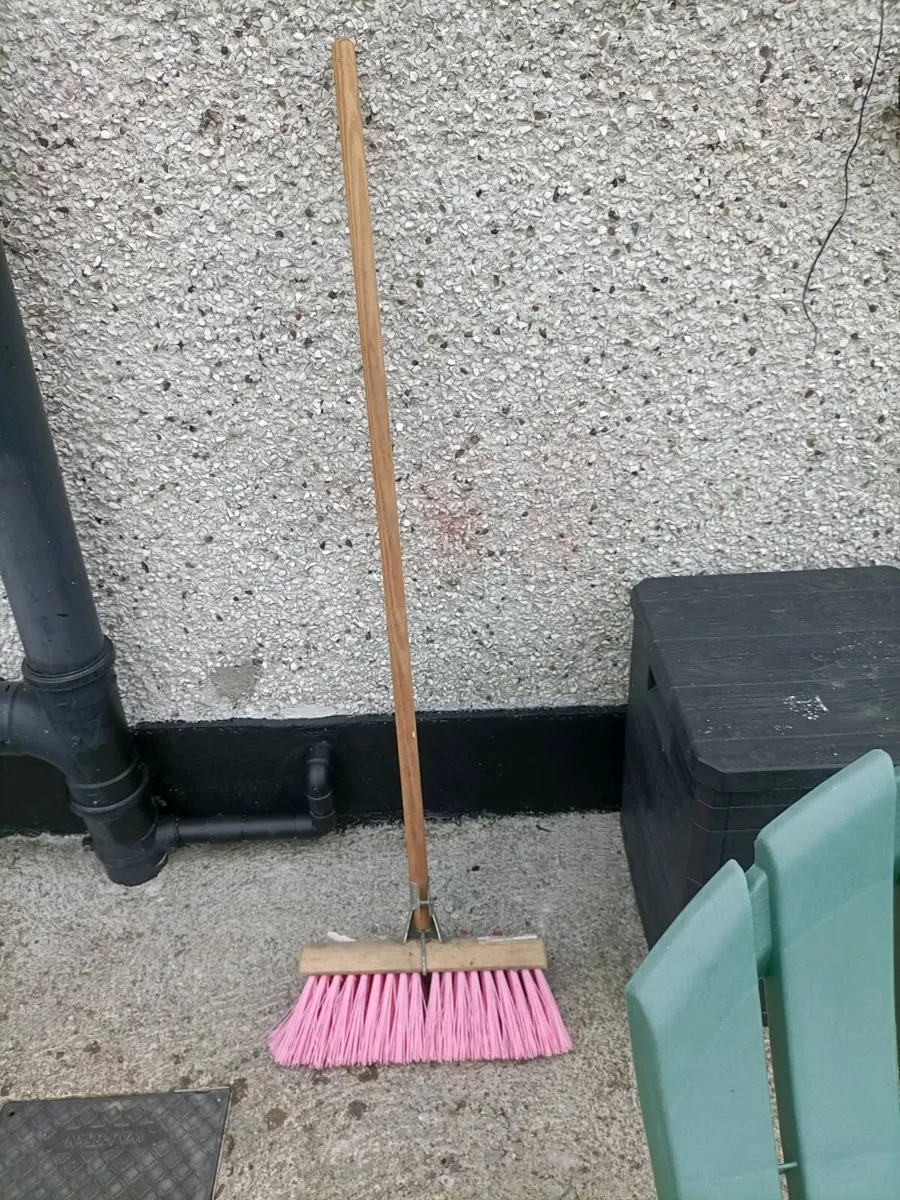 Yard brush
