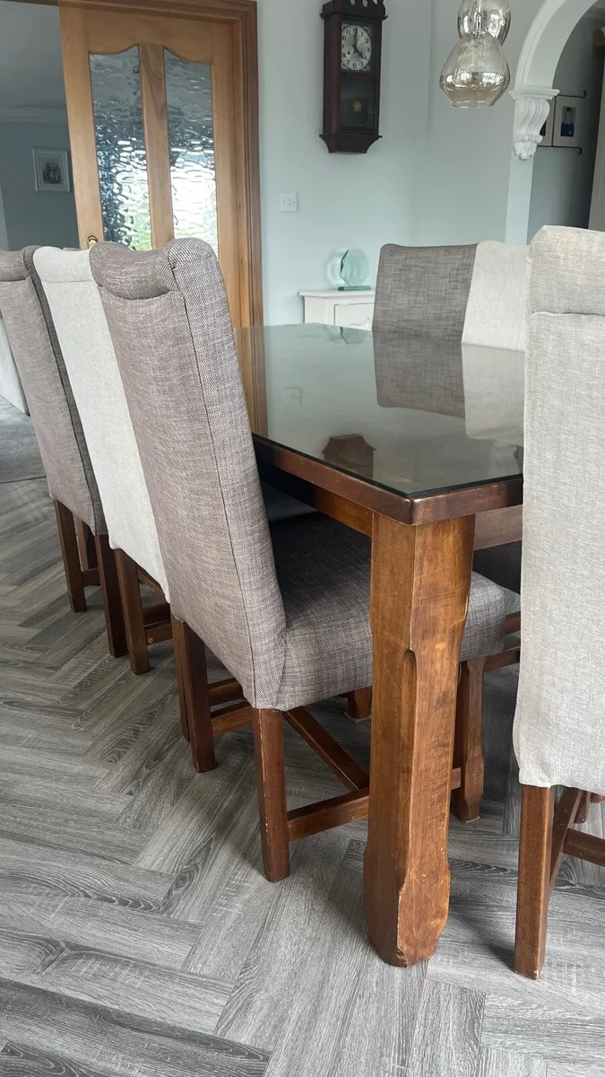 Dining room table and chairs - Image 3