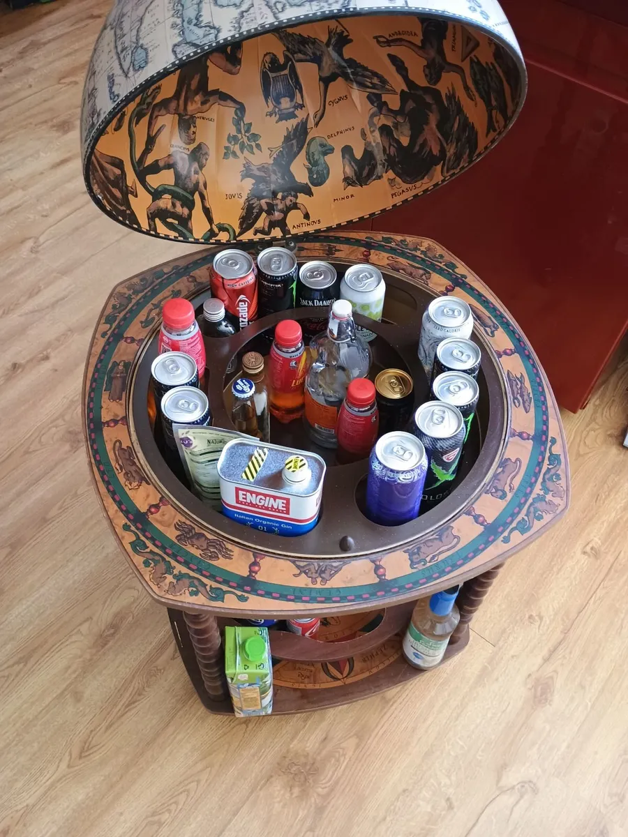 TV stand and drinking globe large - Image 1