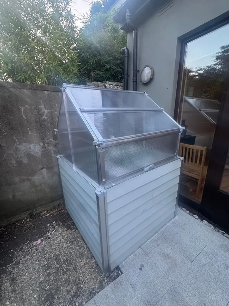 brand new greenhouse - Image 4