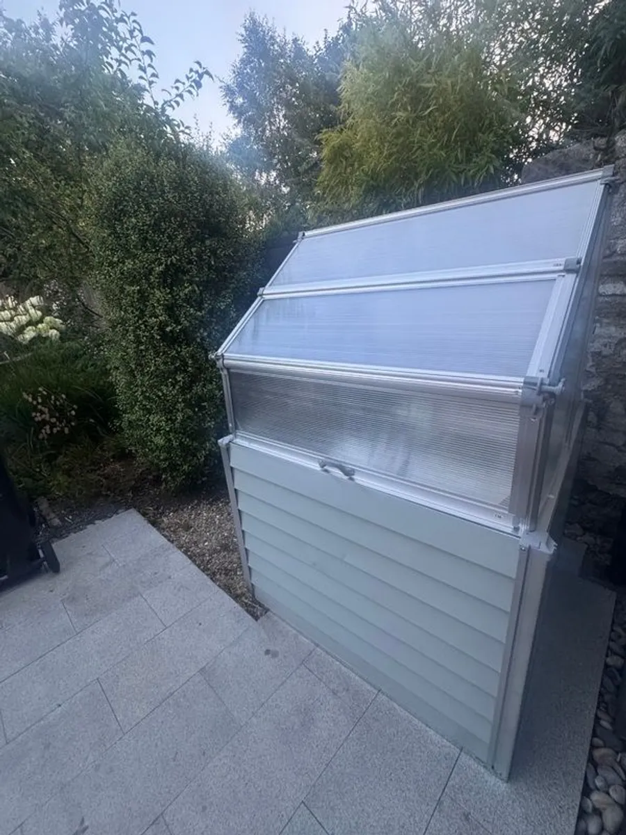 brand new greenhouse - Image 1
