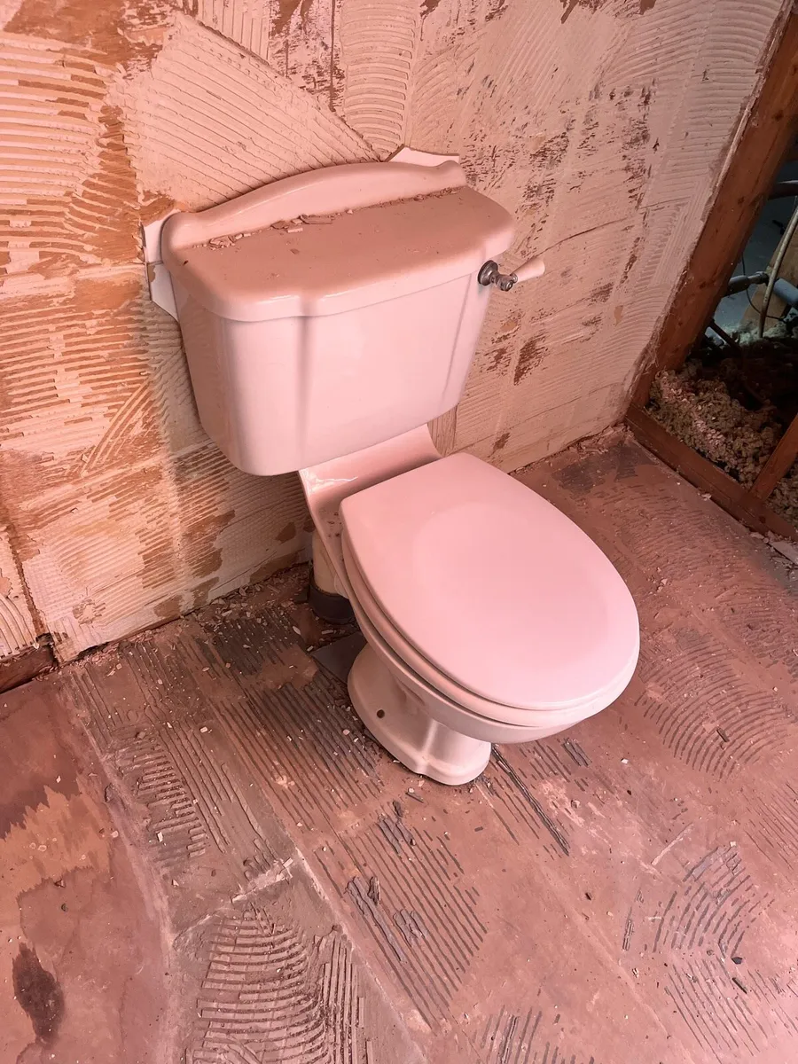 Toilets - Image 4