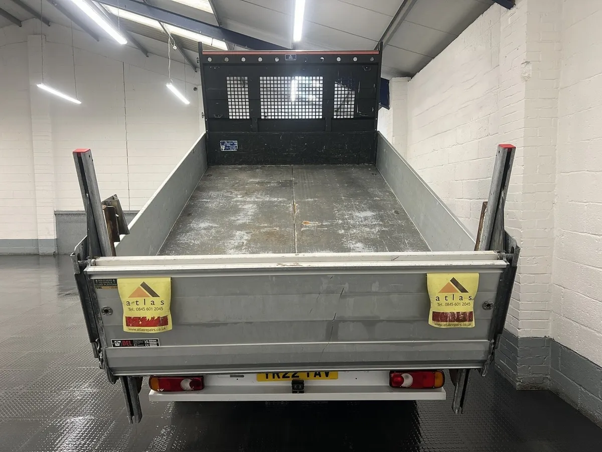 2022 Renault Master Tipper Van - Image 2