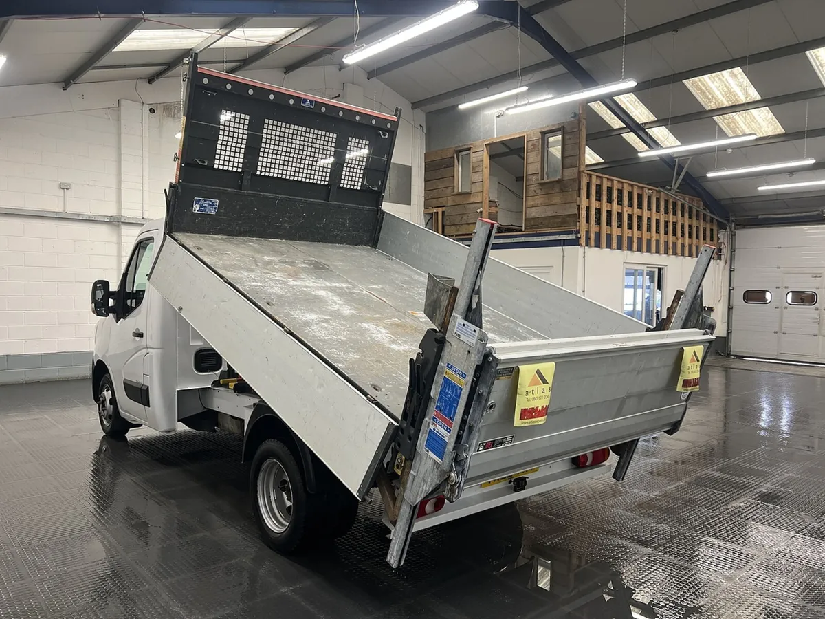 2022 Renault Master Tipper Van - Image 3