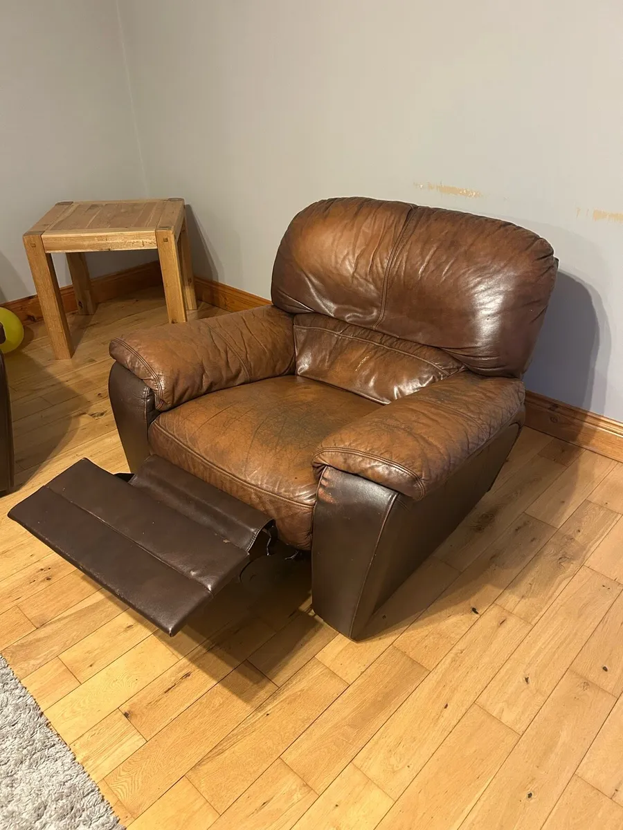 Suite of Furniture Leather - Image 2