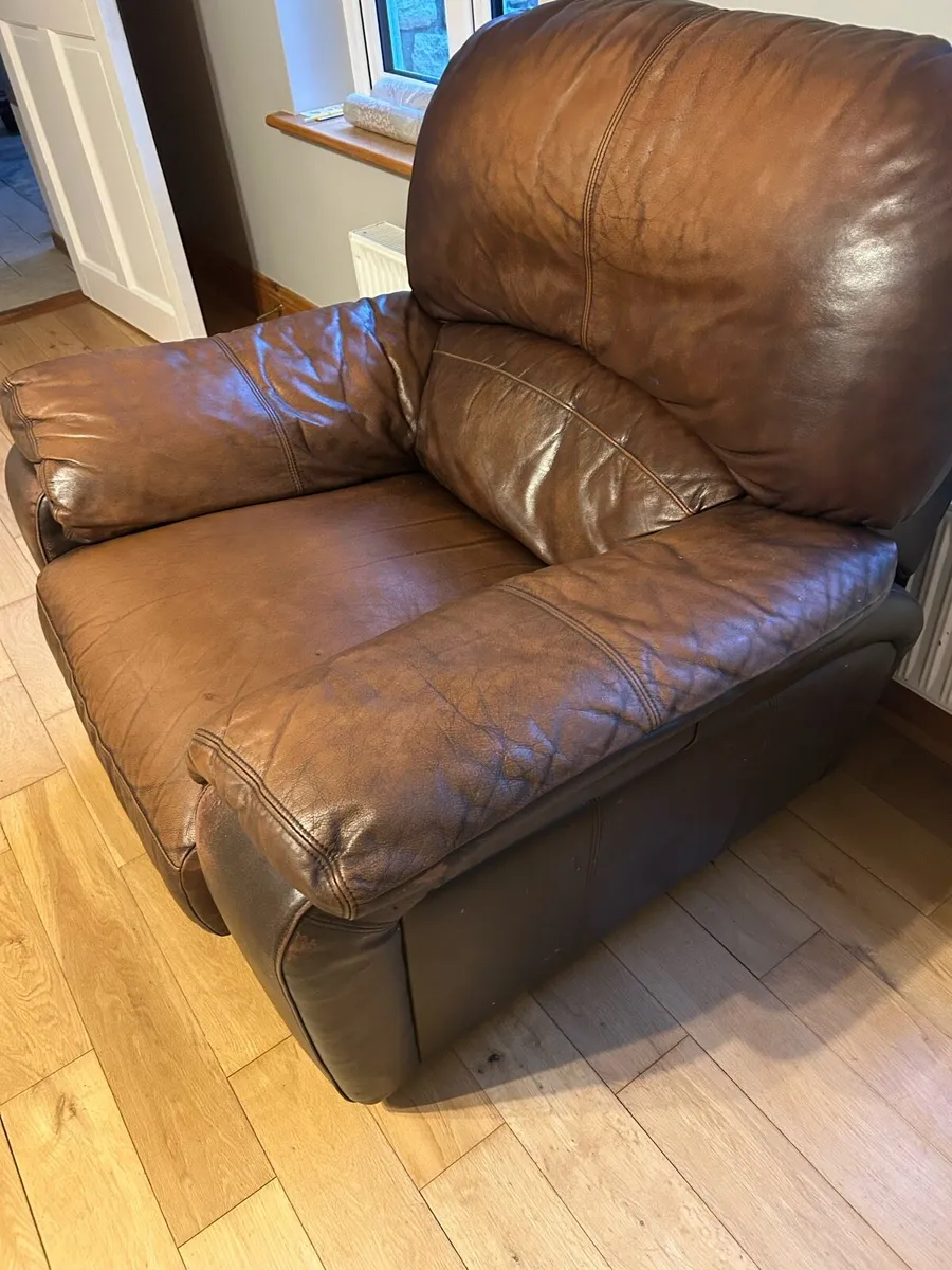 Suite of Furniture Leather - Image 3