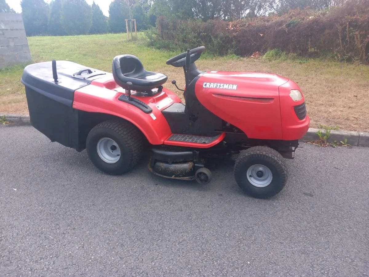 Ride on lawnmower - Image 1