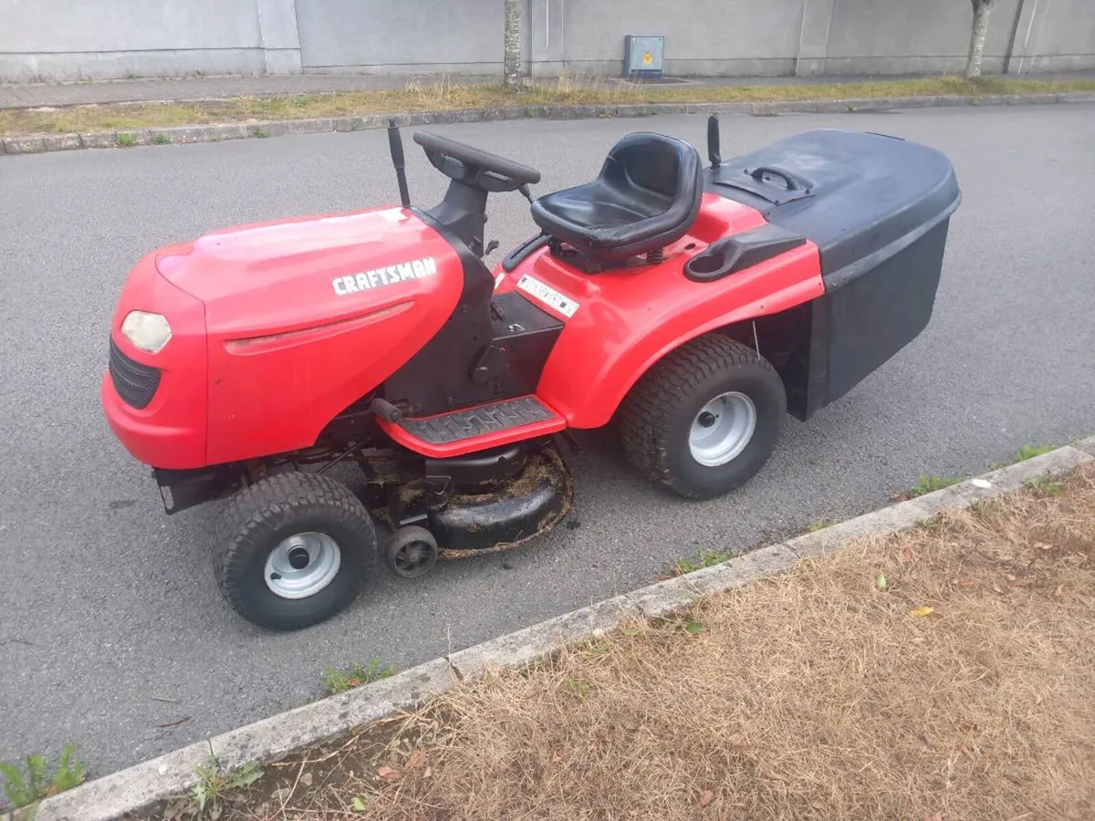 Ride on lawnmower - Image 2