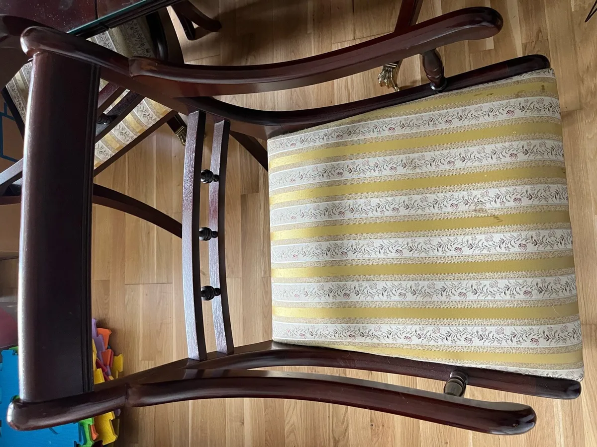 Extendable Mahogany Dining table + 6 chairs - Image 2