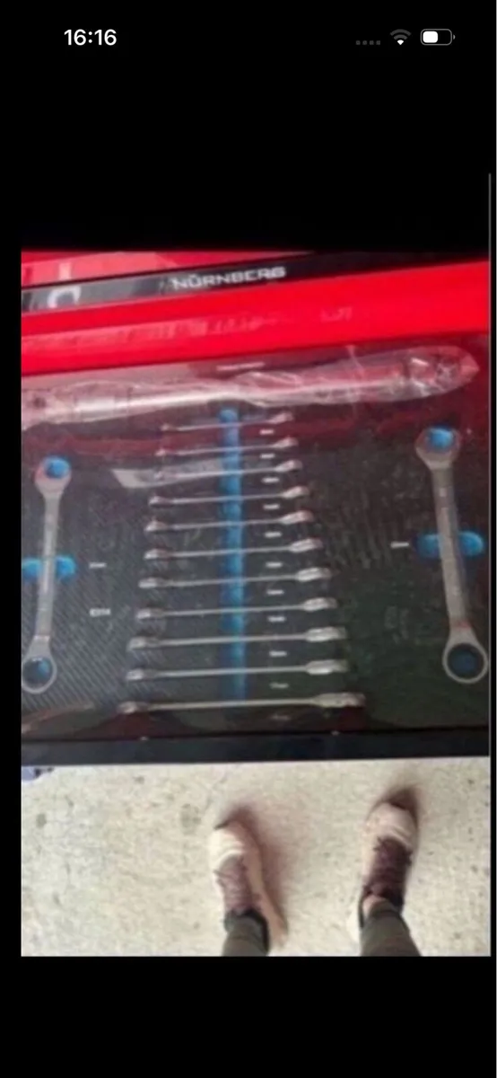 Brand new Nuremberg chest with tools - Image 4