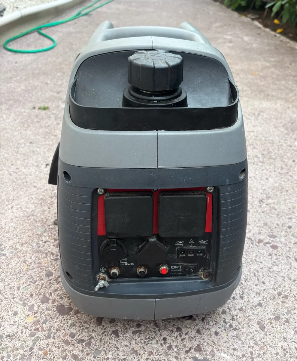 Briggs & stratton p2200 inverter generator - Image 3