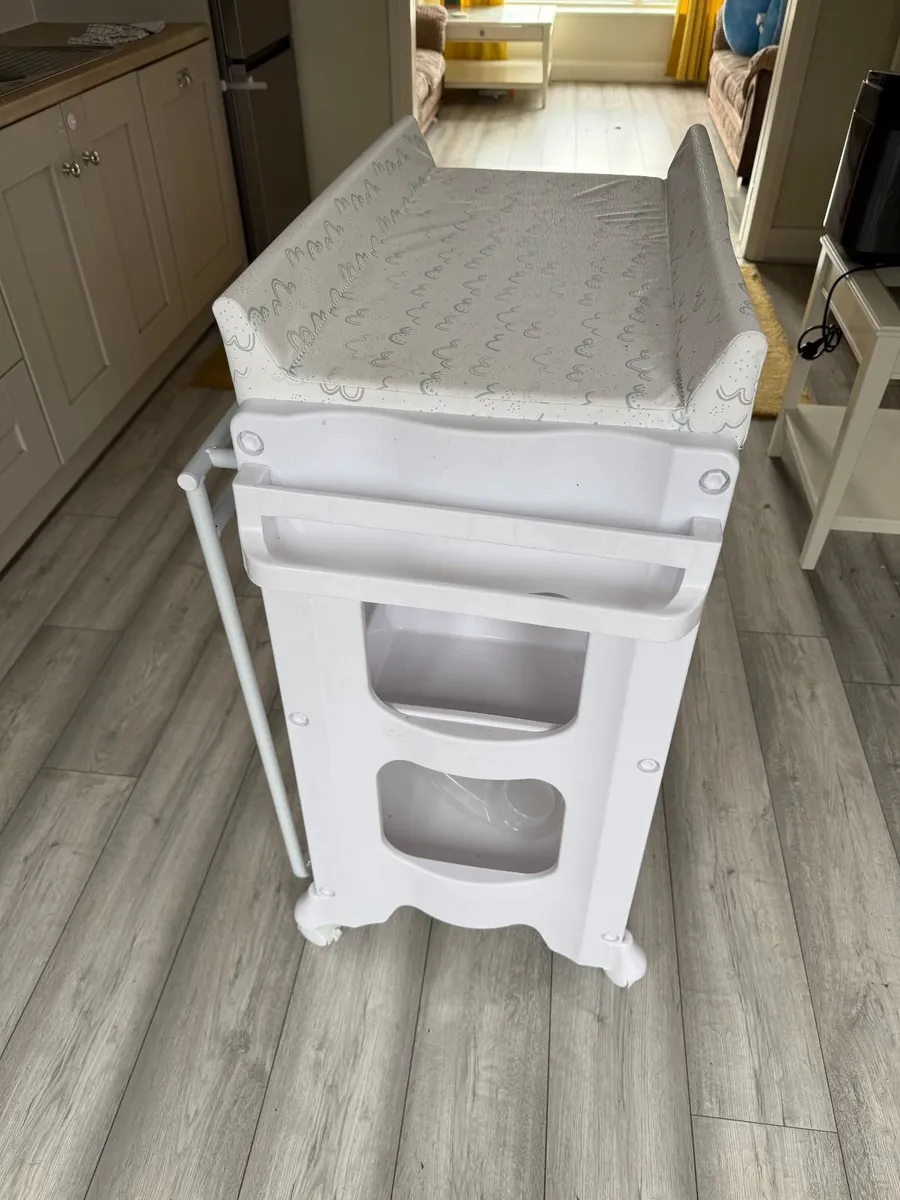Baby Changing Table with Bath - Image 2