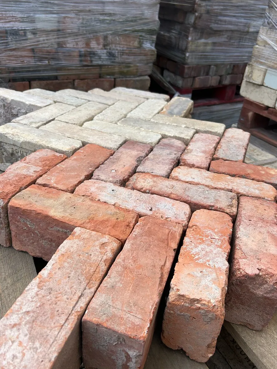 Reclaimed yellow brick - Image 2