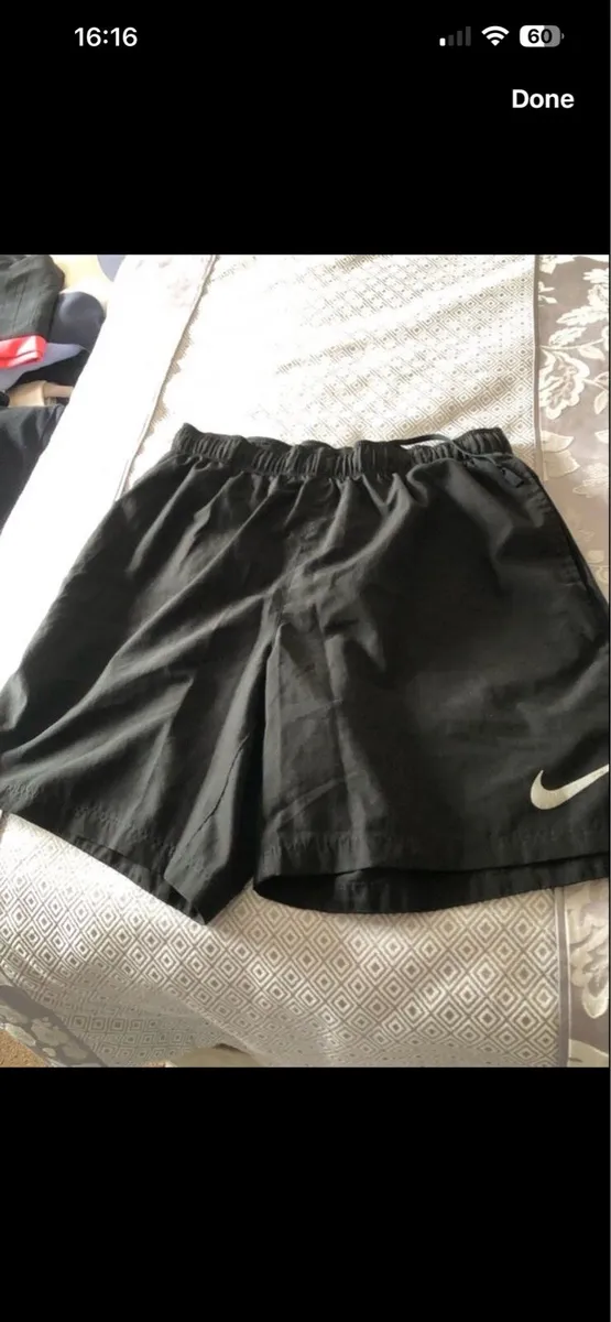 Mens Nike shorts size M €10 - Image 4