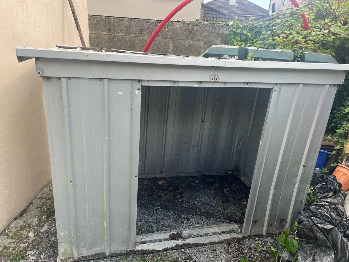 Free steel shed - first to come to take away - Image 1