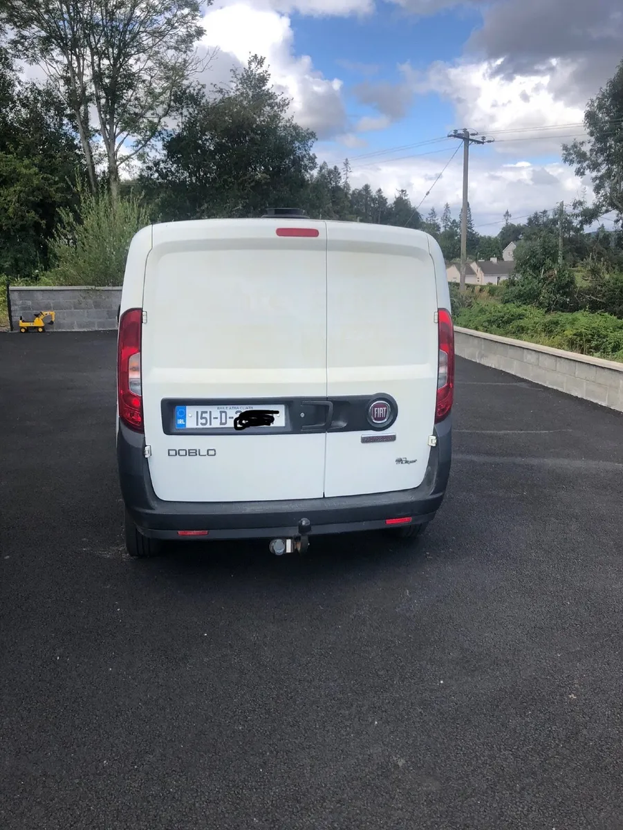 Fiat Doblo 2015 - Image 2