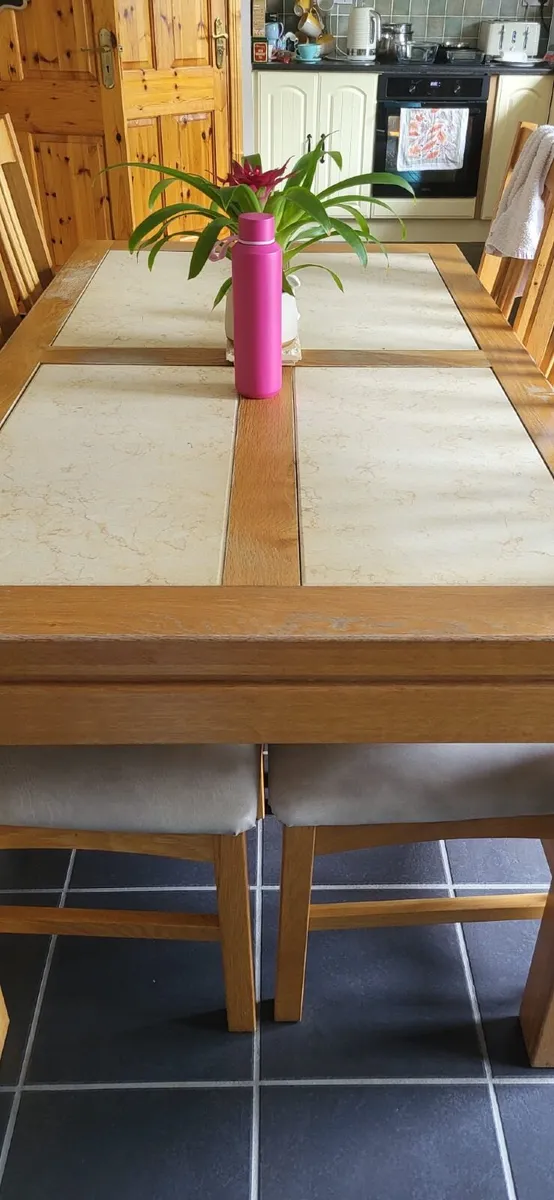 Dining table and 6 chairs - Image 3