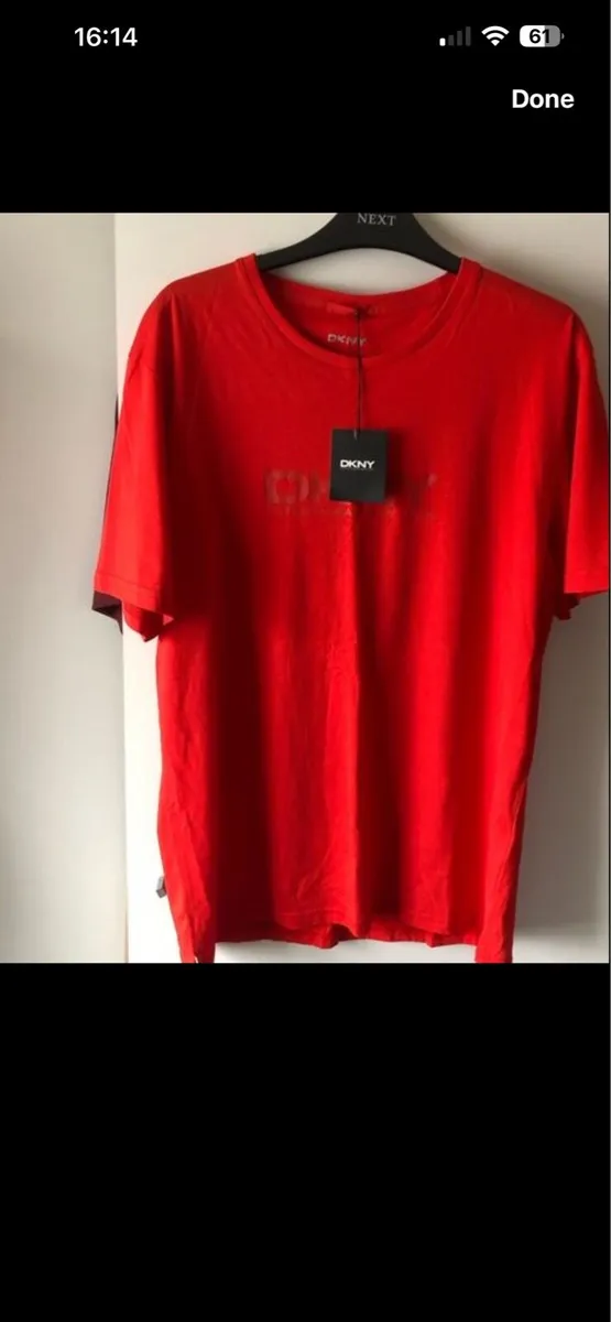 Mens BNWT DNKY teeshirt size L €15 - Image 1